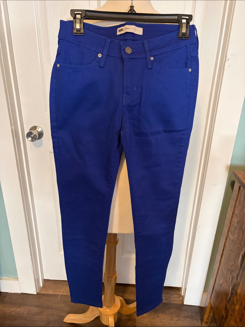 Levi's Women's Skinny Jeans in Cobalt Blue